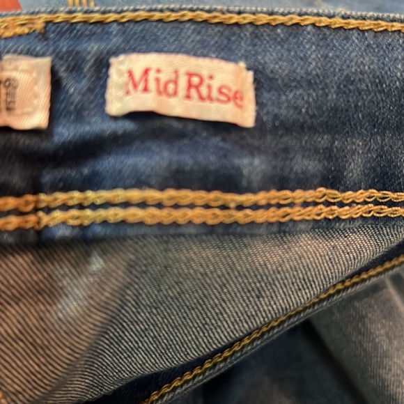 Mid rise detressed YMI jeans - Picture 5 of 5